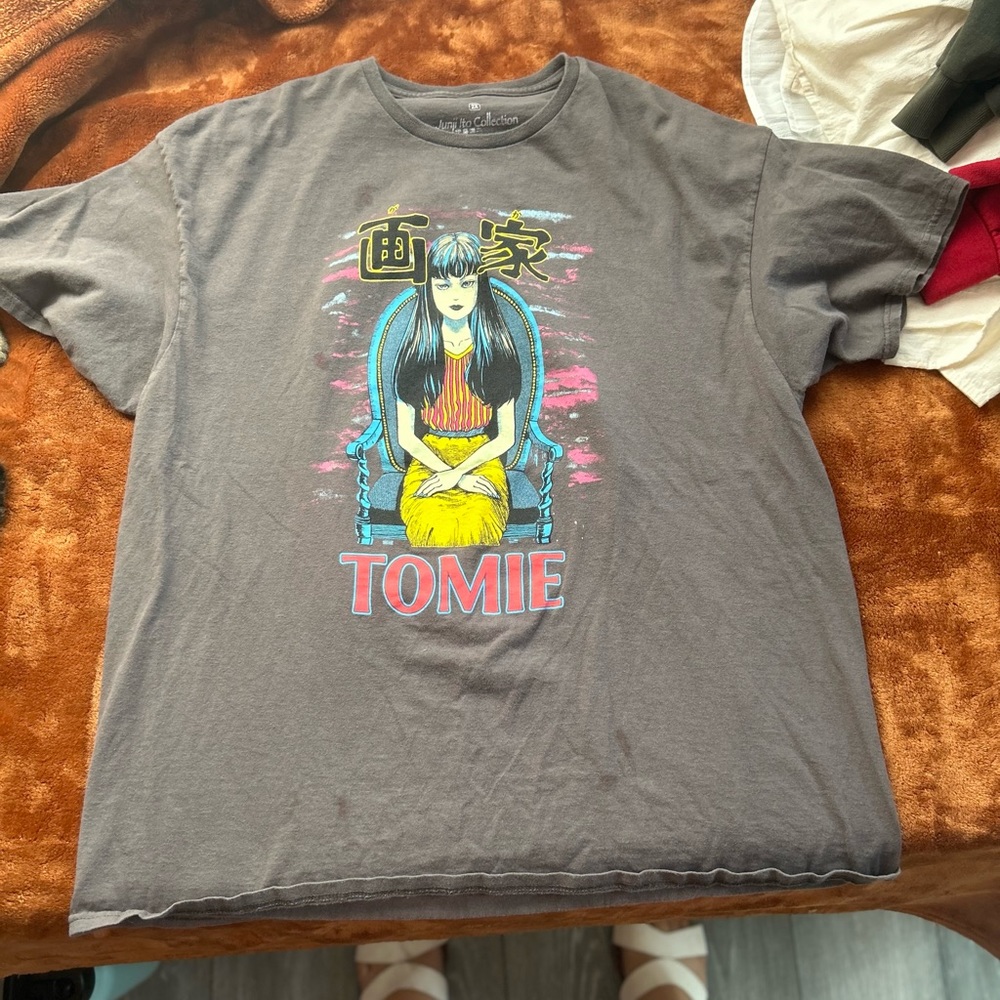 Graphic tee